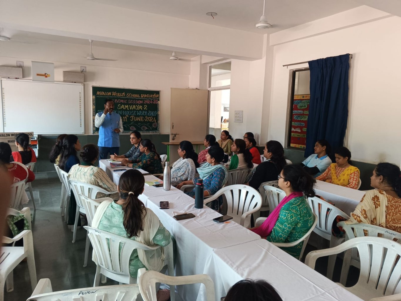 Samvaya-II, an in-house Symposium for two days was organised for the teachers of Avalon World School Waghodia and Dabhoi, in Avalon World School Waghodia on 10 & 11 June, with the purpose of learning, earning, savouring and conversing.  